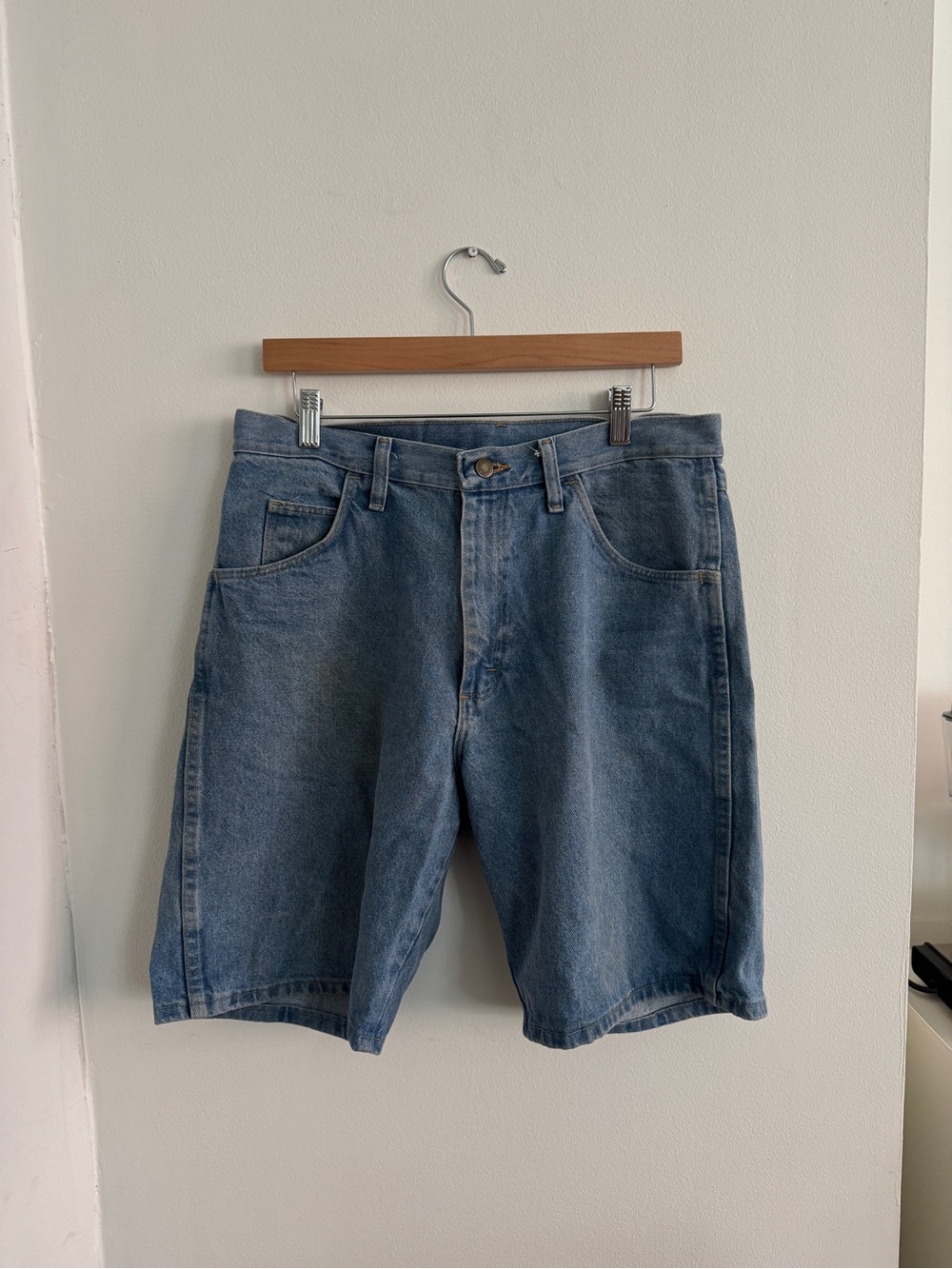 Relaxed Fit Men's Denim Jean Shorts Waist 32